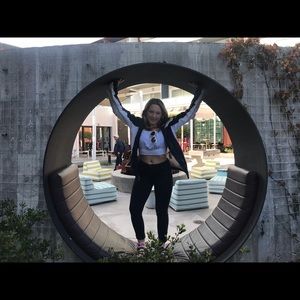 Meet your Posher, Elizabeth